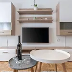 Four-bedroom In * Manjadvorci