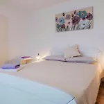 Four-bedroom In * Manjadvorci