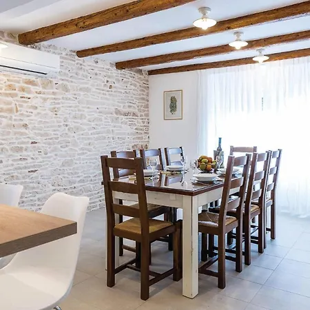 Four-bedroom In * Manjadvorci