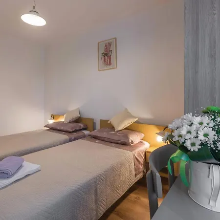 Four-bedroom In 펜션 Manjadvorci